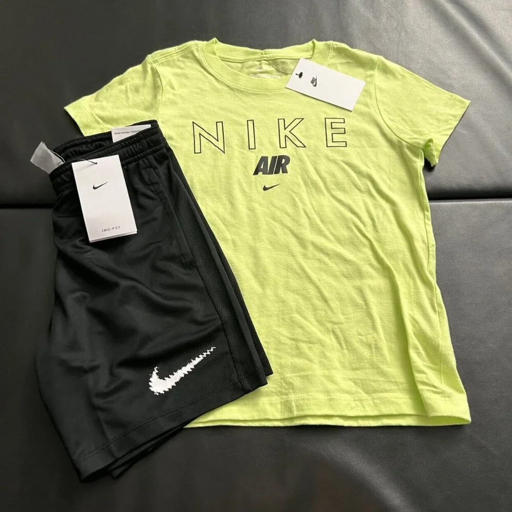 NWT Nike Air Athletic Set Boys Youth Size Small